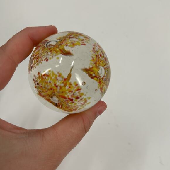 Hand Blown glass paperweight - Picture 3 of 8